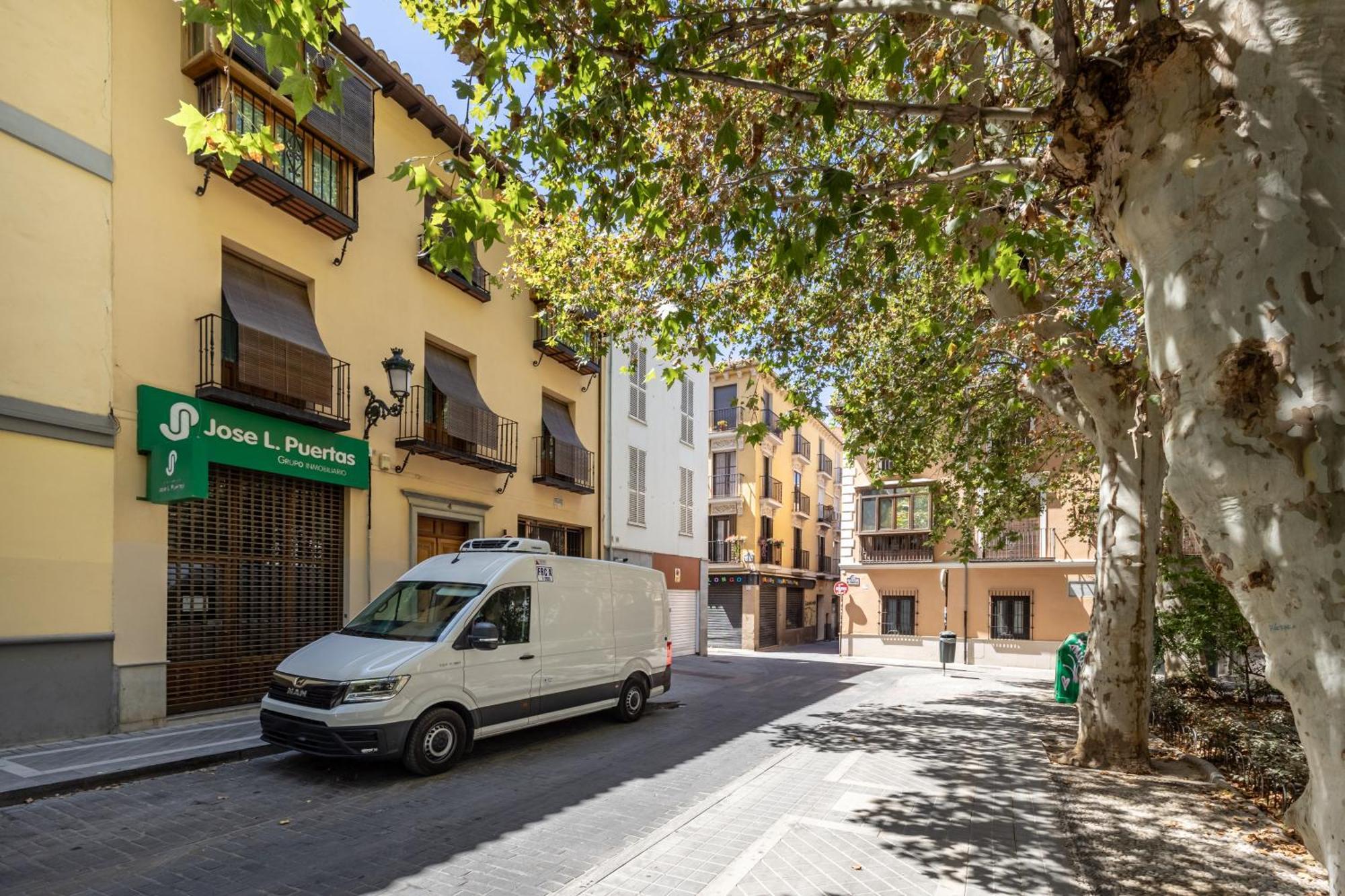 Dreaming Apartment Dona Luisa - Free Parking グラナダ エクステリア 写真