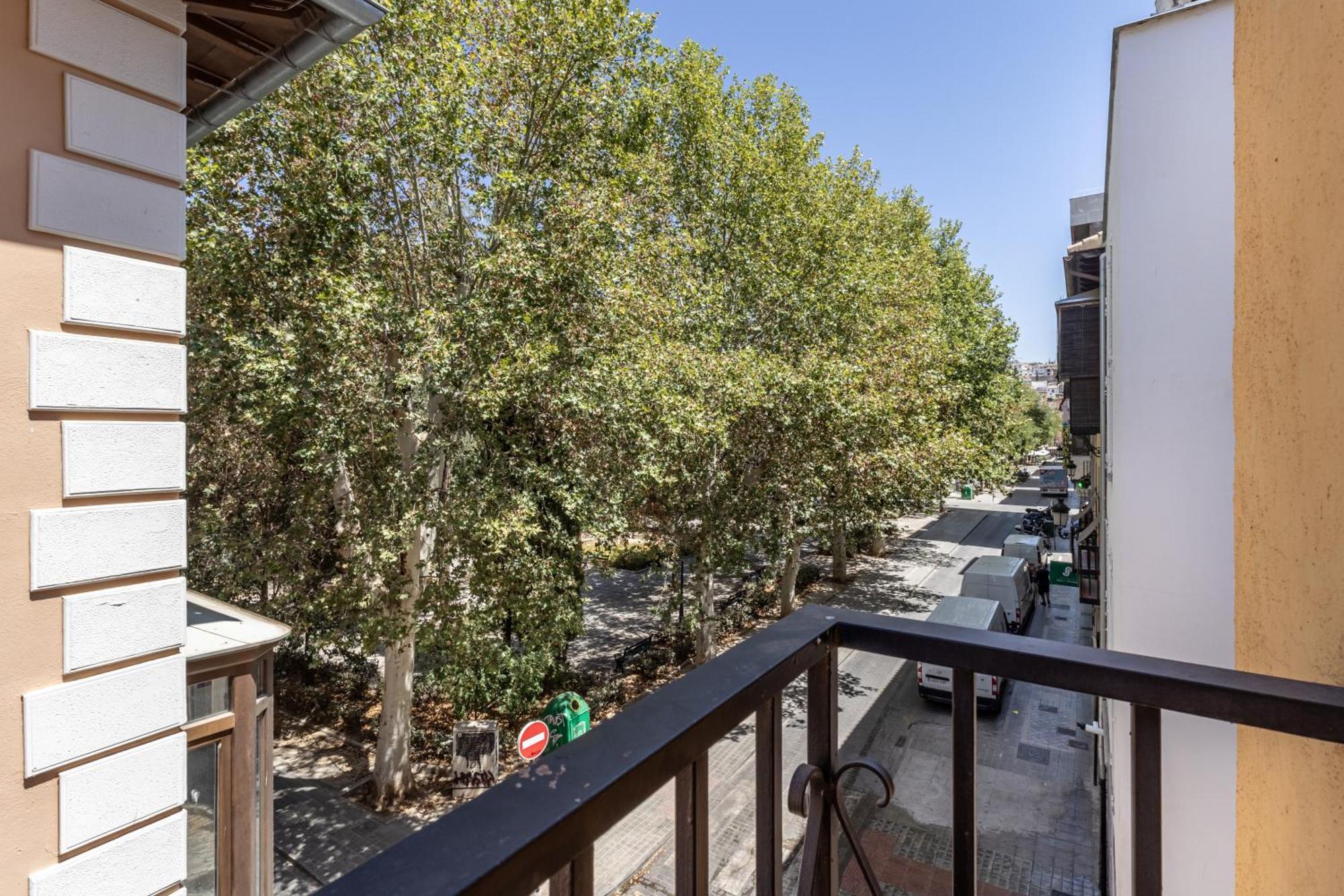 Dreaming Apartment Dona Luisa - Free Parking グラナダ エクステリア 写真